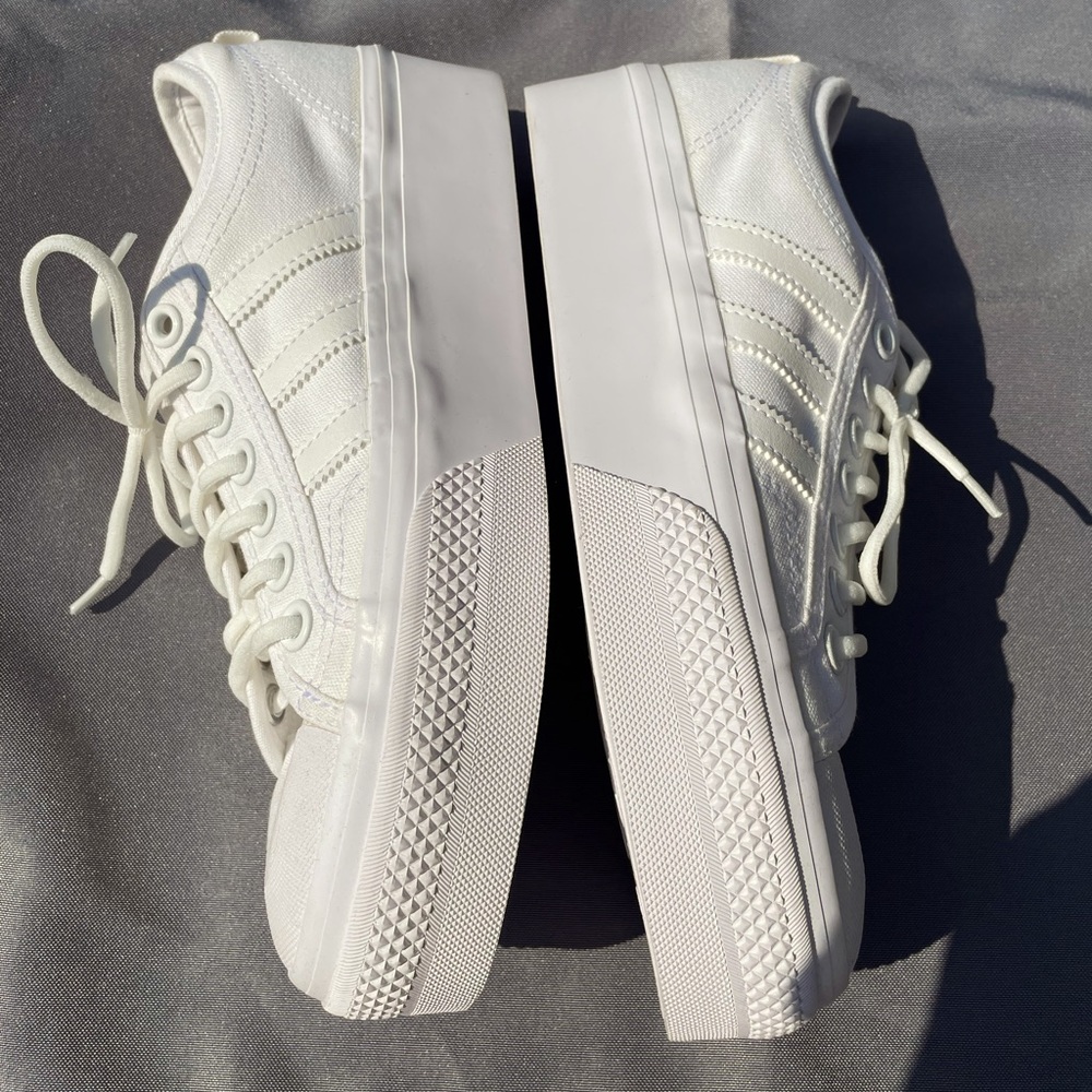 NWOT - Adidas Nizza Platform 8.5Wm -WHITE